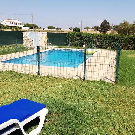 Mila - 3 Bedroom With Pool *